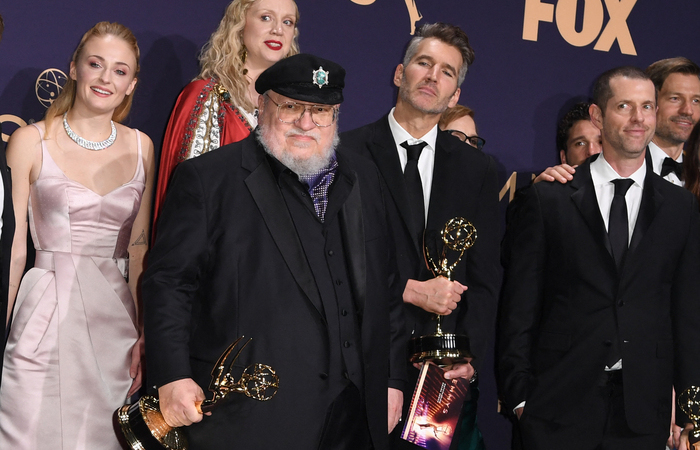 O autor recentemente renovou seu contrato com a HBO e continua na criação de vários produtos derivados da série/Foto: Robyn Beck/ AFP O autor recentemente renovou seu contrato com a HBO e continua na criação de vários produtos derivados da série/Foto: Robyn Beck/ AFP
