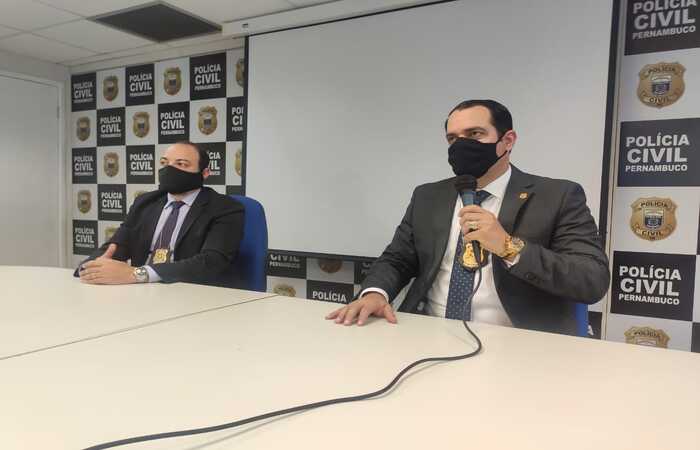 Na imagem está o delegado Eduardo Pereira, adjunto do GOE; e o delegado Paulo Berenguer, titular do GOE./ Na imagem está o delegado Eduardo Pereira, adjunto do GOE; e o delegado Paulo Berenguer, titular do GOE./
