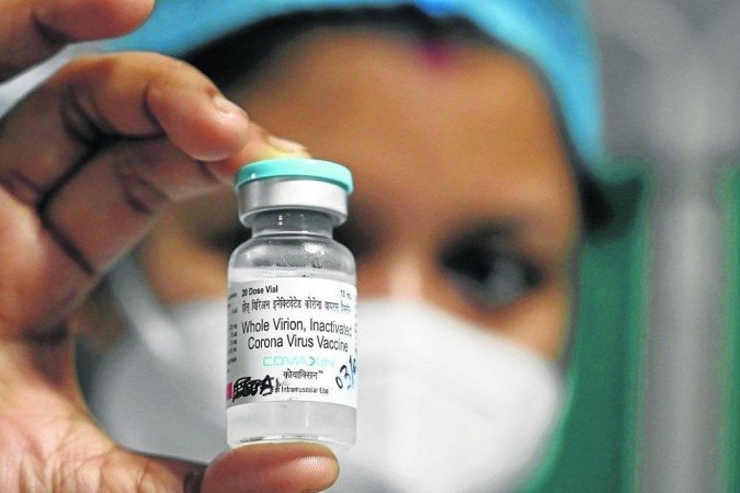 /Decisão da Anvisa ocorre um dia depois da agência ter sido contrária a certificação de boas práticas de fabricação à Bharat Biotech International, empresa que produz a vacina indiana Covaxin. Foto: Dibyangshu Sarkar/AFP /Decisão da Anvisa ocorre um dia depois da agência ter sido contrária a certificação de boas práticas de fabricação à Bharat Biotech International, empresa que produz a vacina indiana Covaxin. Foto: Dibyangshu Sarkar/AFP
