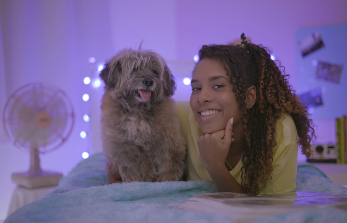 A cantora tem lançado seus primeiros singles autorais com clipes produzidos de casa/Foto: Divulgação A cantora tem lançado seus primeiros singles autorais com clipes produzidos de casa/Foto: Divulgação
