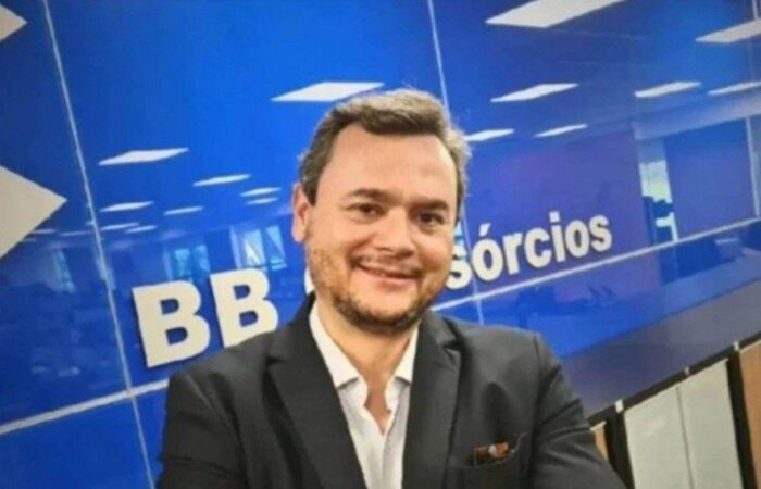 É preciso atuar de "forma integrada e sinérgica" com o governo federal para contribuir com o desenvolvimento do país, destacou Fausto Ribeiro Neto, na carta enviada aos funcionários do banco, à qual o Correio teve acesso/crédito: Reprodução/Linkedin É preciso atuar de "forma integrada e sinérgica" com o governo federal para contribuir com o desenvolvimento do país, destacou Fausto Ribeiro Neto, na carta enviada aos funcionários do banco, à qual o Correio teve acesso/crédito: Reprodução/Linkedin