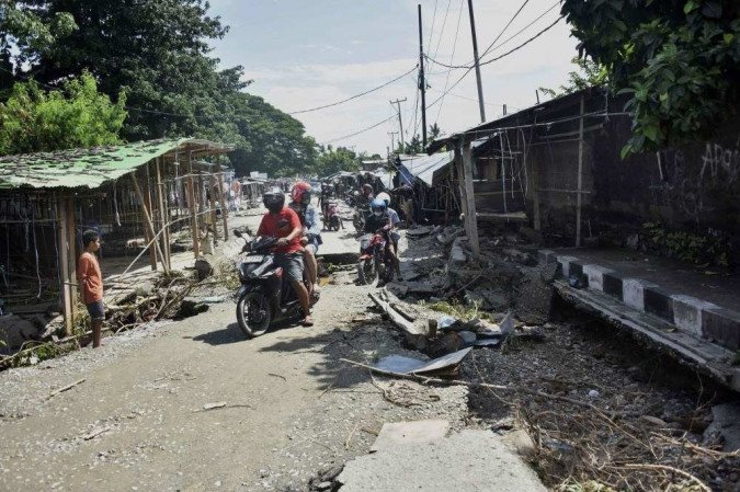 /Ciclone tropical Seroja atingiu as regiões na última segunda-feira e agora caminha em direção à costa oeste da Austrália. Foto: VALENTINO DARIEL SOUSA/AFP