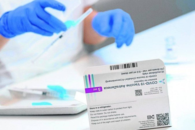 /A recomendação ainda é limitar o uso da vacina AstraZeneca para maiores de 30 anos, quando possível. Foto: Johan Nilsson/AFP /A recomendação ainda é limitar o uso da vacina AstraZeneca para maiores de 30 anos, quando possível. Foto: Johan Nilsson/AFP