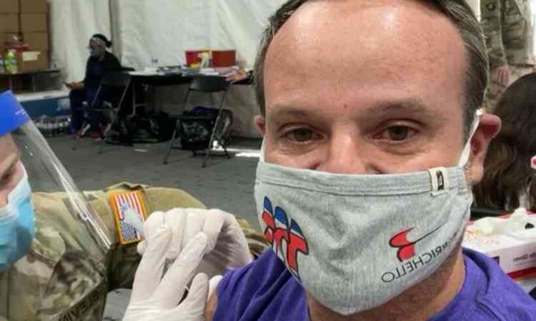 /Rubens Barrichello, 48 anos foi vacinado contra a Covid-19 nos Estados Unidos. Foto: Reprodução/Instagram