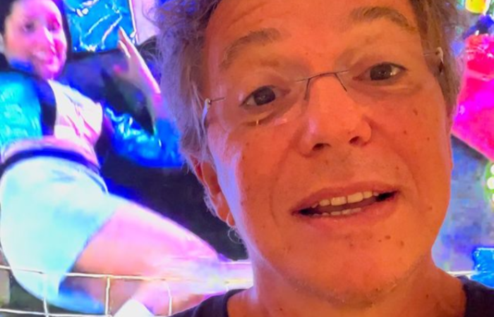 O diretor do programa jogou a ideia para a galera escolher se ele fará essa pegadinha com os brothers/Foto: Instagram/Reprodução