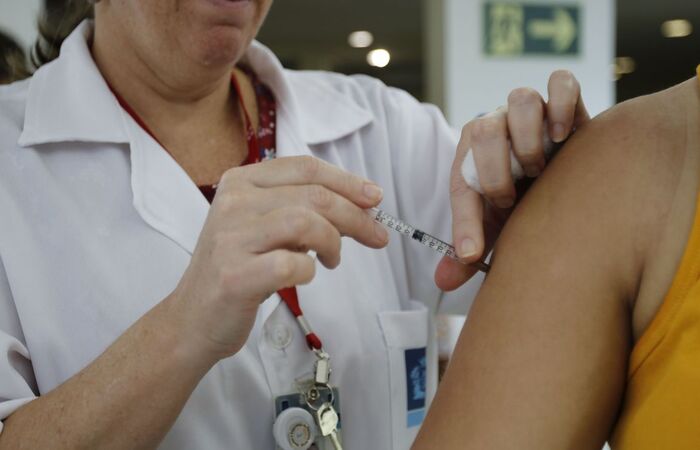 Medida visa evitar aglomerações nos postos que vacinam contra Covid-19/Tânia Rego/Agência Brasil Medida visa evitar aglomerações nos postos que vacinam contra Covid-19/Tânia Rego/Agência Brasil
