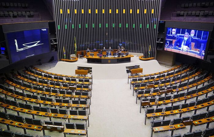 Pesquisadores defendem quebra patentária; governo pede cautela/Crédito: Pablo Valadares/Câmara dos Deputados