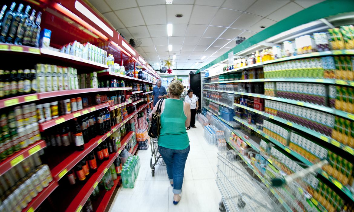 /A maior redução foi em Salvador (-3,74%), onde o custo ficou em R$ 461. Foto: Arquivo/Agência Brasil /A maior redução foi em Salvador (-3,74%), onde o custo ficou em R$ 461. Foto: Arquivo/Agência Brasil