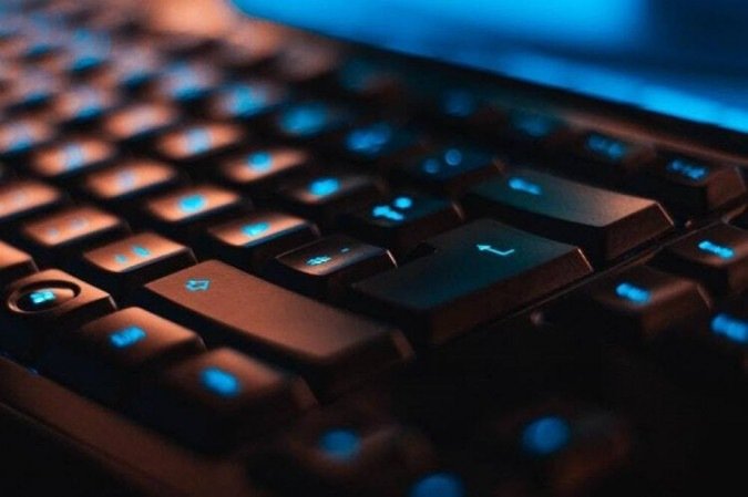 /A nova ferramenta direciona de forma inteligente o tráfego de dados nas redes das operadoras, representando beneficio que se reflete também nos usuários das companhias. Foto: Christian Wiediger / Unsplash /A nova ferramenta direciona de forma inteligente o tráfego de dados nas redes das operadoras, representando beneficio que se reflete também nos usuários das companhias. Foto: Christian Wiediger / Unsplash
