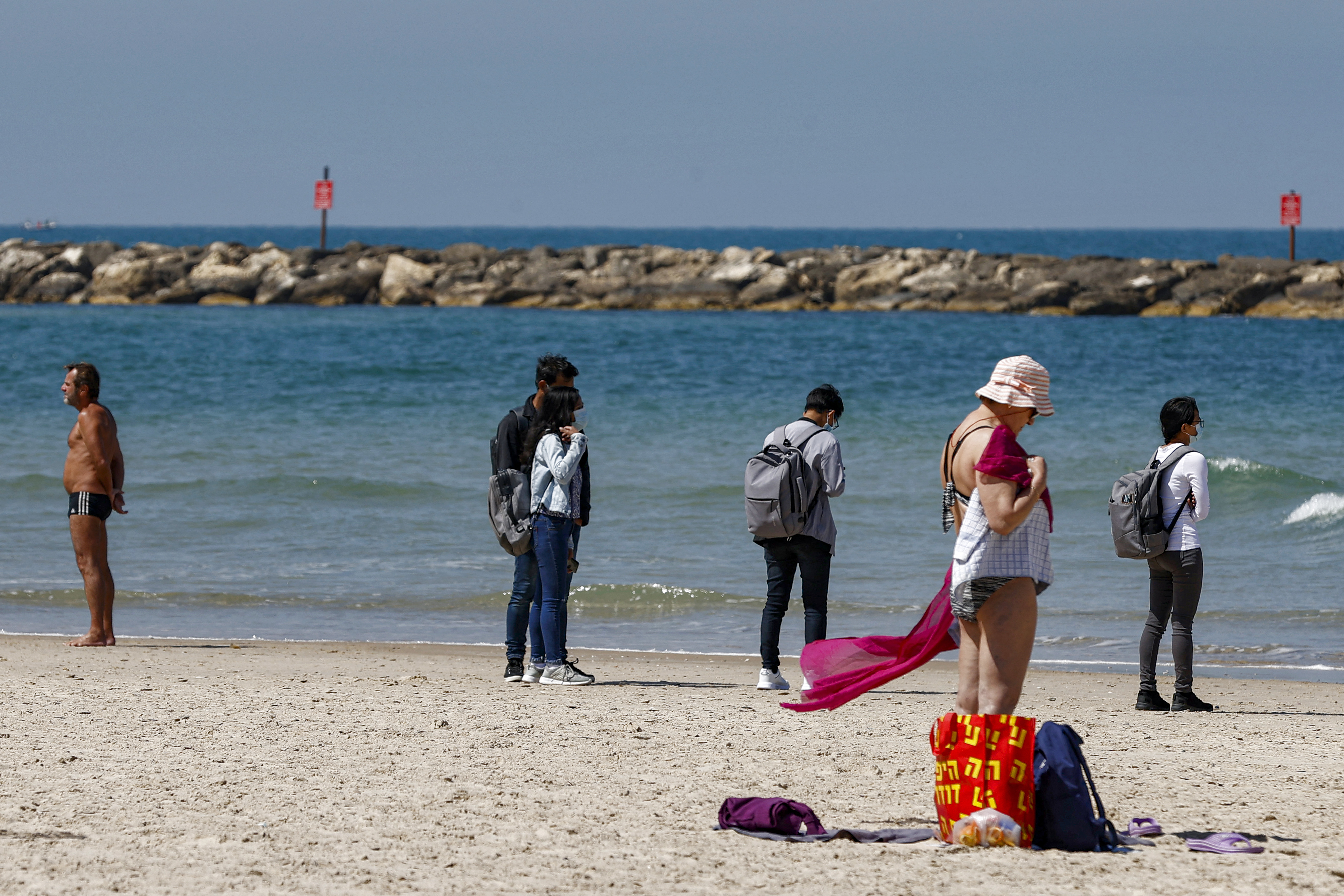 /As praias, restaurantes e bares estão abertos no país desde março. Foto: JACK GUEZ / AFP /As praias, restaurantes e bares estão abertos no país desde março. Foto: JACK GUEZ / AFP