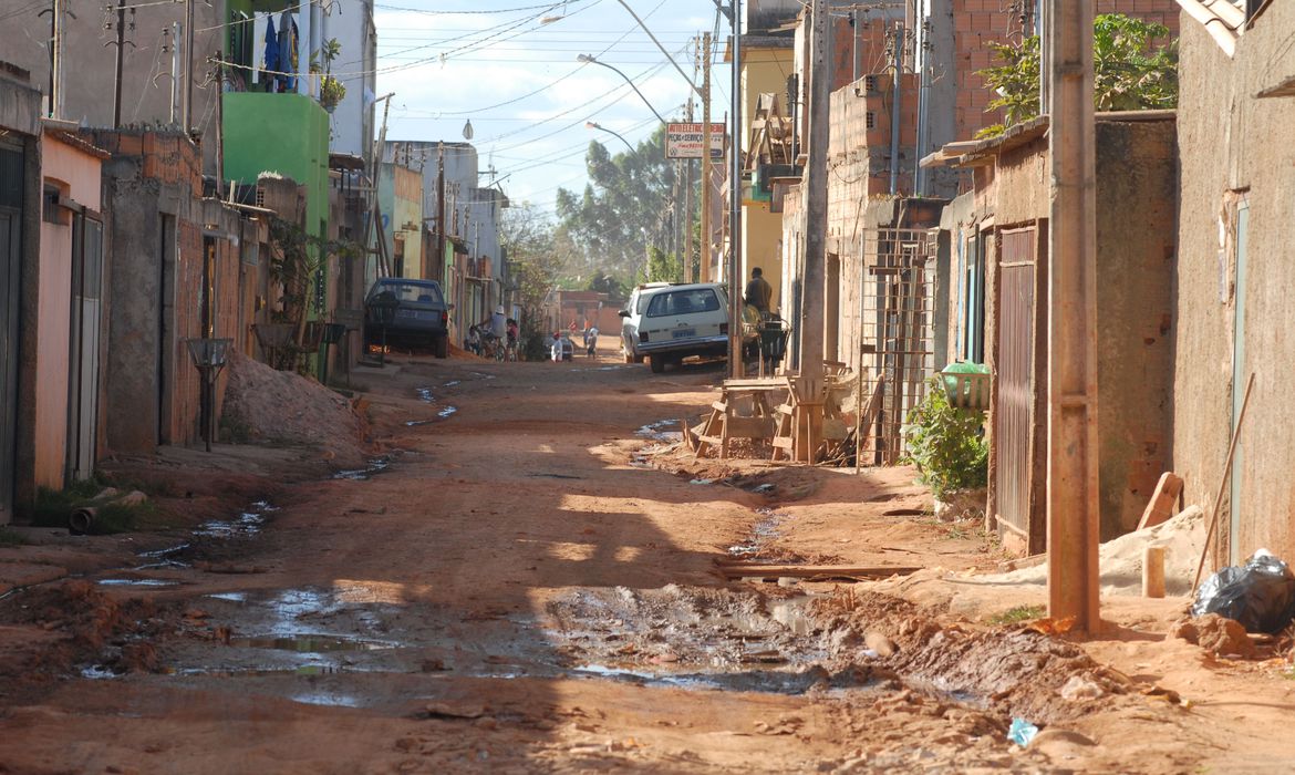 /São cariocas e fluminenses que vivem com R$ 89 por mês. Foto: Arquivo/Agência Brasil