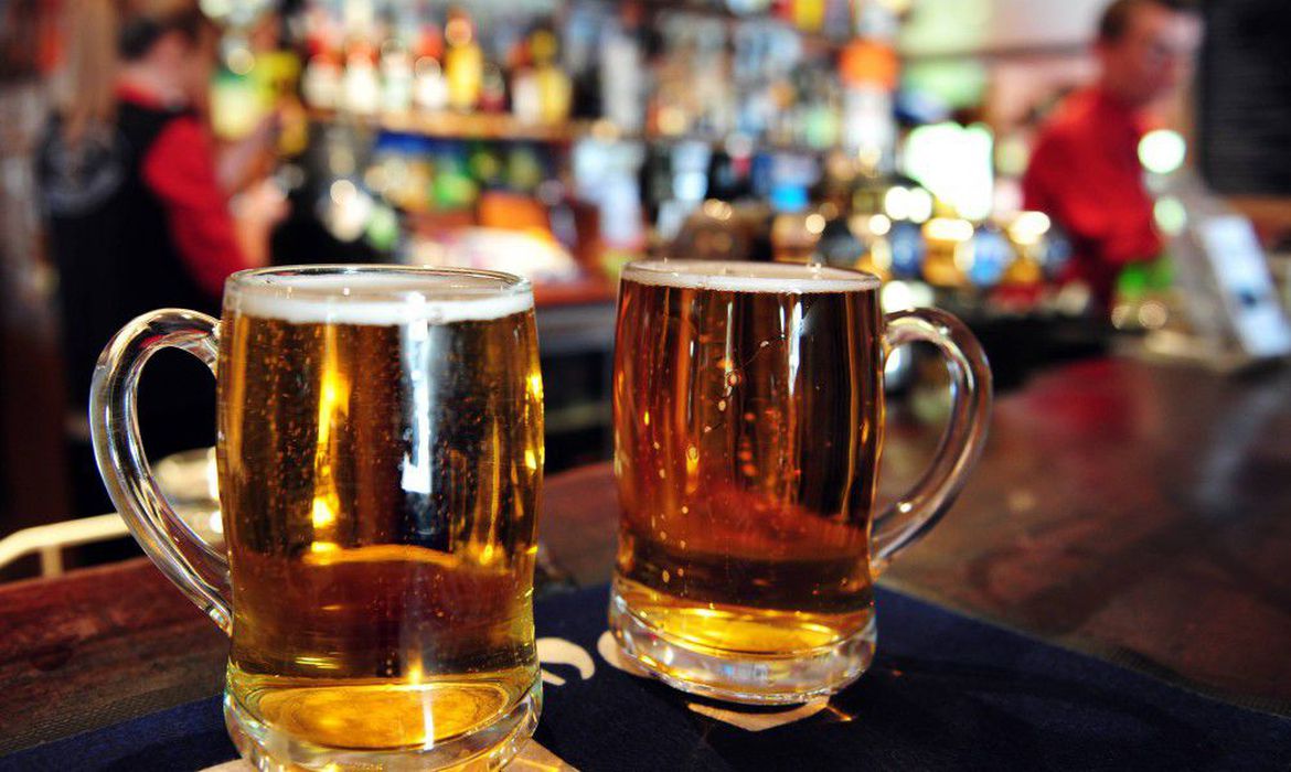 /Ação combate a sonegação fiscal de mercadoria, principalmente cervejas. Foto: Arquivo/Agência Brasil /Ação combate a sonegação fiscal de mercadoria, principalmente cervejas. Foto: Arquivo/Agência Brasil