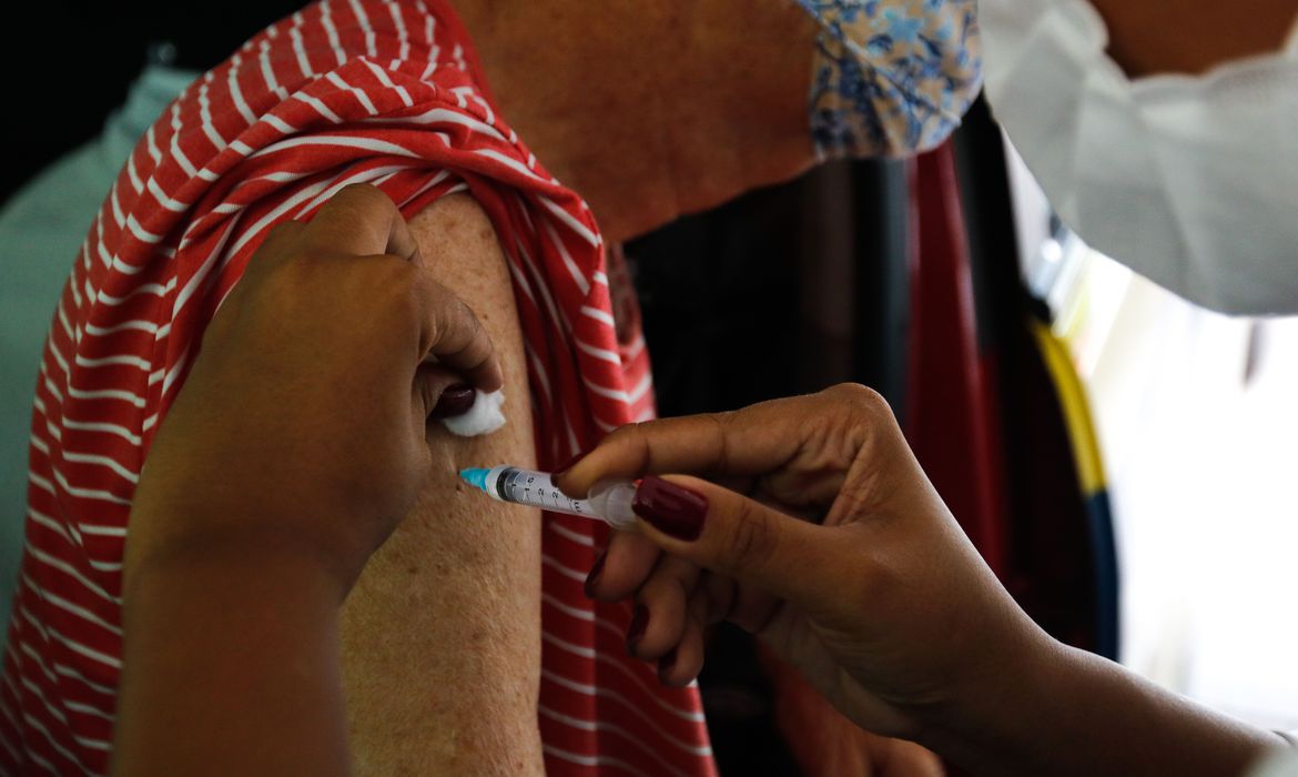 /Segunda dose é necessária para imunização completa contra a Covid-19. Foto: Tânia Rego/Agência Brasil /Segunda dose é necessária para imunização completa contra a Covid-19. Foto: Tânia Rego/Agência Brasil