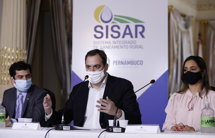 /Governador Paulo Câmara lançou programa em anúncio virtual. Foto: Hélia Scheppa/SEI