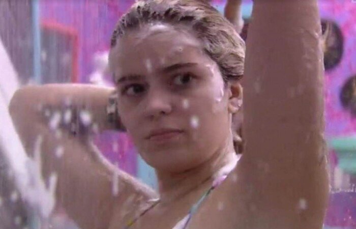 A mãe da youtuber falou ainda sobre a prisão de ventre em vários momentos/crédito: Reprodução/TV Globo A mãe da youtuber falou ainda sobre a prisão de ventre em vários momentos/crédito: Reprodução/TV Globo