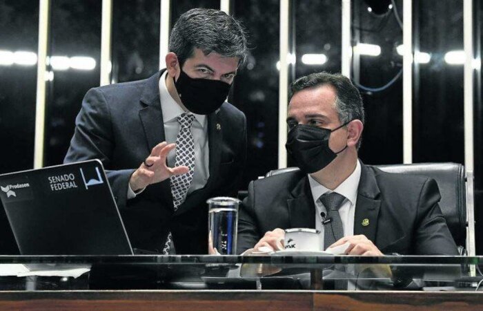 Segundo o senador Randolfe Rodrigues, responsável por protocolar o requerimento para instalação da comissão, os trabalhos carregam como peso a vida de quase 400 mil brasileiros./crédito: Jefferson Rudy/Agencia Senado