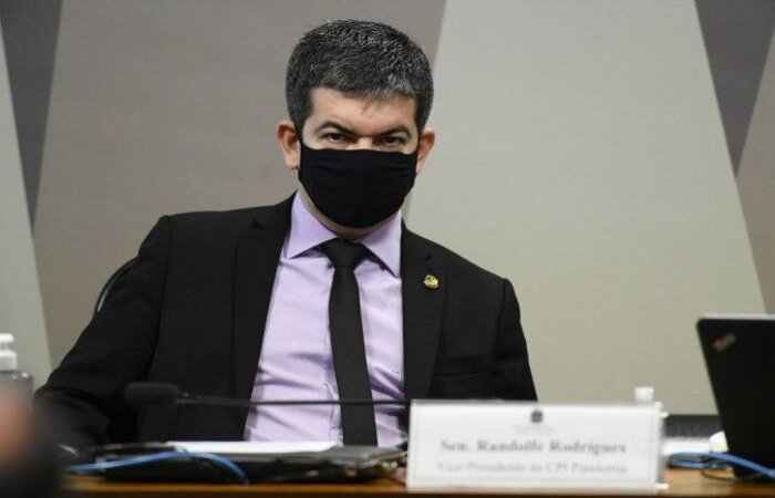 Documentos protocolados por governistas e produzidos pelo Executivo não foram apreciados na sessão da comissão desta quinta-feira/crédito: Jefferson Rudy/Agência Senado Documentos protocolados por governistas e produzidos pelo Executivo não foram apreciados na sessão da comissão desta quinta-feira/crédito: Jefferson Rudy/Agência Senado