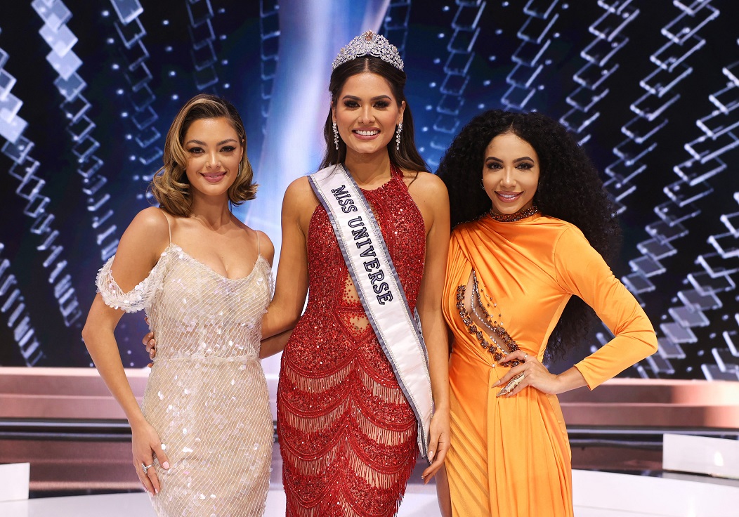 Demi-Leigh Tebow, Andrea Meza e Cheslie Kryst/Foto: AFP Demi-Leigh Tebow, Andrea Meza e Cheslie Kryst/Foto: AFP