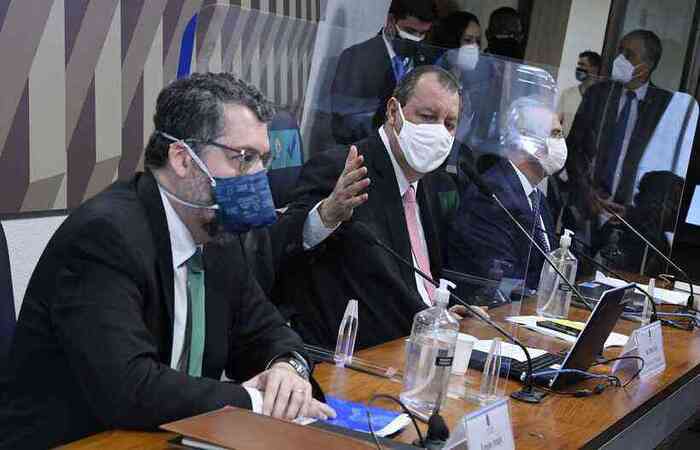 Presidente da CPI interrompeu o ex-ministro das Rela&ccedil;&otilde;es Exteriores para cobrar a verdade/foto: Ag&ecirc;ncia Senado
