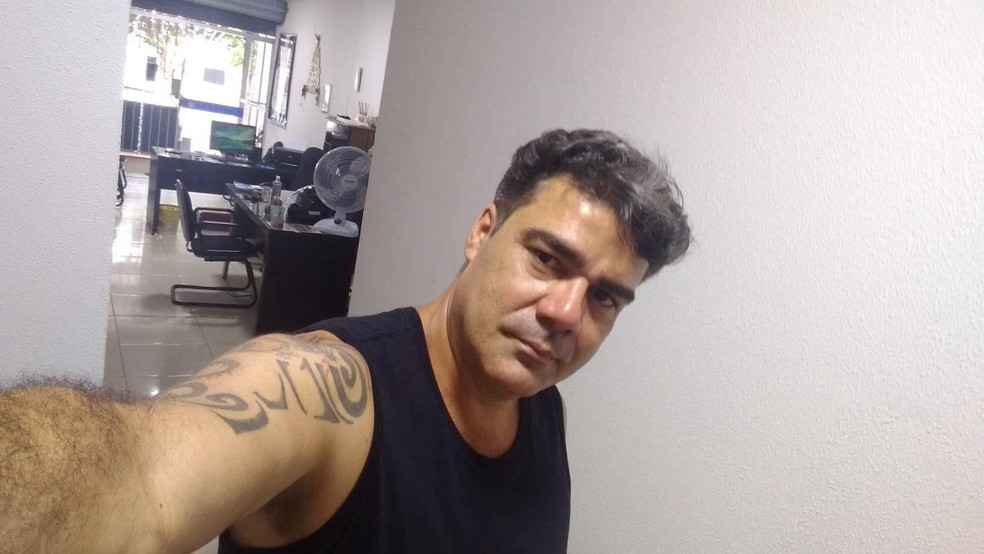 /Valdemar Medeiros Sobreira é investigado por matar a namorada, no DF. Corpo da empresária Karla Regina Vieira Pucci Guimarães foi achado na funerária dela e câmeras flagraram suspeito deixando local. Foto: Reprodução/Facebook /Valdemar Medeiros Sobreira é investigado por matar a namorada, no DF. Corpo da empresária Karla Regina Vieira Pucci Guimarães foi achado na funerária dela e câmeras flagraram suspeito deixando local. Foto: Reprodução/Facebook