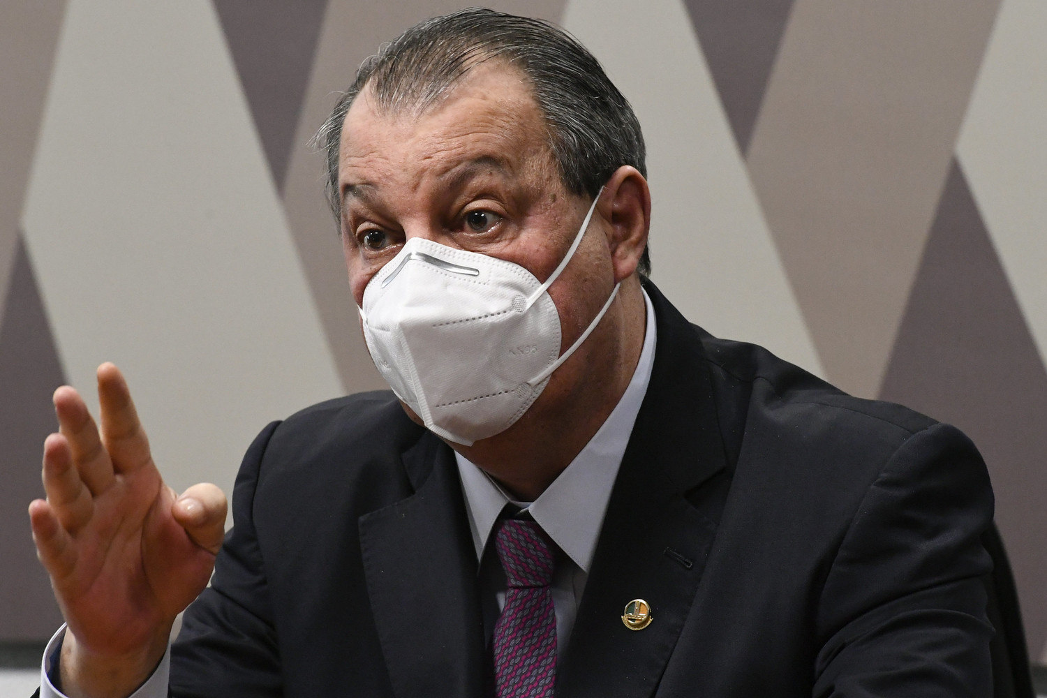 Omar Aziz (PSD-AM) afirmou, via rede social, que requerimento convocará, pelo menos, 12 prefeitos, ex-prefeitos e 9 governadores/Edilson Rodrigues / Agência Senado Omar Aziz (PSD-AM) afirmou, via rede social, que requerimento convocará, pelo menos, 12 prefeitos, ex-prefeitos e 9 governadores/Edilson Rodrigues / Agência Senado