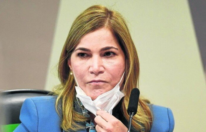 Para cientistas políticos, estratégia de não responder diretamente os questionamentos usada pela secretária de Gestão do Trabalho e da Educação na Saúde e pelo ex-ministro Eduardo Pazuello indicam necessidade de mudar abordagem nas investigações/crédito: Evaristo Sá/AFP Para cientistas políticos, estratégia de não responder diretamente os questionamentos usada pela secretária de Gestão do Trabalho e da Educação na Saúde e pelo ex-ministro Eduardo Pazuello indicam necessidade de mudar abordagem nas investigações/crédito: Evaristo Sá/AFP