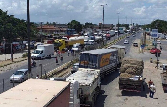 Categoria afirma que desempenha atividades essenciais na pandemia, como transporte de alimentos e de insumos hospitalares/Divulgação Categoria afirma que desempenha atividades essenciais na pandemia, como transporte de alimentos e de insumos hospitalares/Divulgação
