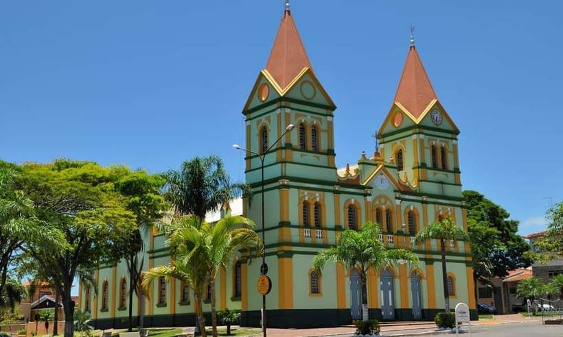/Decreto de Ibiraci prevê suspensão da venda de bebidas alcoólicas e circulação de pessoas entre 20h e 5h. Foto: @Figuinhofotógrafo/Divulgação /Decreto de Ibiraci prevê suspensão da venda de bebidas alcoólicas e circulação de pessoas entre 20h e 5h. Foto: @Figuinhofotógrafo/Divulgação