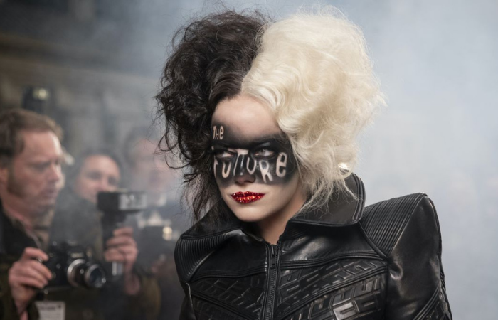 Filme aposta no estilo para criar origem de vil&atilde; sem transform&aacute;-la em assassina de cachorros/Foto: Disney Pictures/Divulga&ccedil;&atilde;o