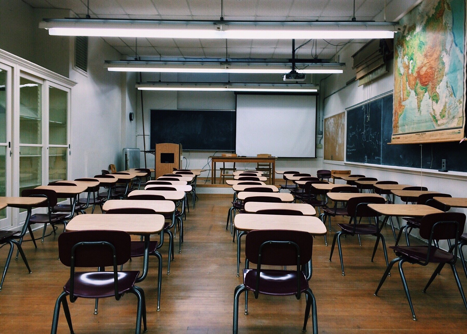 /Profissionais do setor educacional devem ser vacinados concomitantemente com pessoas com comorbidades, com deficiência permanente, pessoas em situação de rua, funcionários do sistema de privação de liberdade e população privada de liberdade. Foto: Reprodução/Pixabay /Profissionais do setor educacional devem ser vacinados concomitantemente com pessoas com comorbidades, com deficiência permanente, pessoas em situação de rua, funcionários do sistema de privação de liberdade e população privada de liberdade. Foto: Reprodução/Pixabay