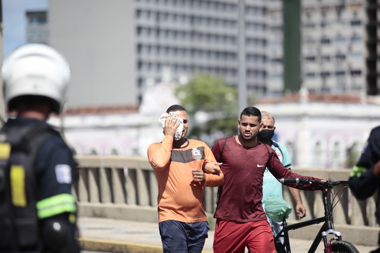 Ato público contra Bolsonaro no sábado (29), no Centro do Recife./Arnaldo Sete / Esp. DP Foto.