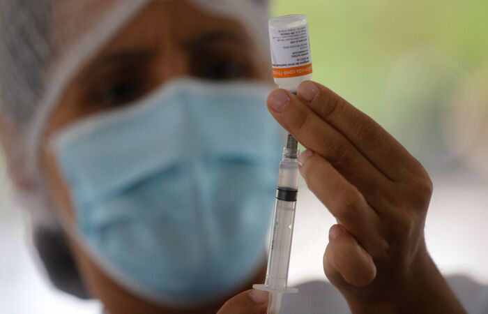 Mais de 442 mil pessoas não tomaram segunda dose do imunizante/Tânia Rego/Agência Brasil Mais de 442 mil pessoas não tomaram segunda dose do imunizante/Tânia Rego/Agência Brasil