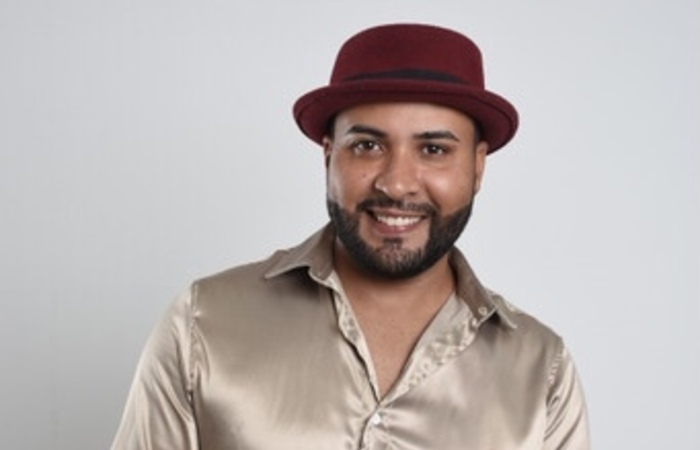 Junto com o irmão, o cantor descobriu a possibilidade de outros gêneros musicais/Foto: Divulgação