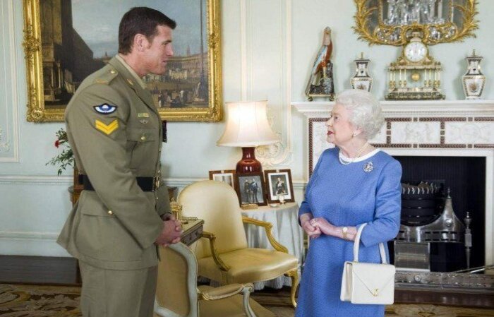 Ben Roberts-Smith, membro do corpo de elite do Regimento do Serviço Aéreo Especial, é um dos diretores da emissora Channel Seven no estado de Queensland/crédito: ANTHONY DEVLIN/ POOL/AFP