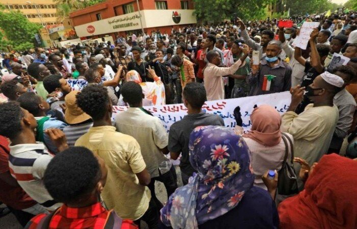 O conflito estourou em 2003, entre o regime de Omar al Bashir e membros de minorias étnicas que se consideravam marginalizadas/crédito: ASHRAF SHAZLY/ AFP