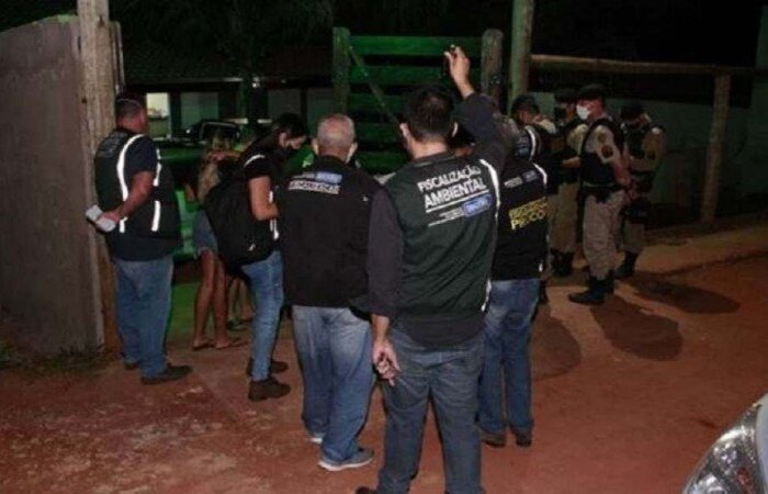 Ainda durante ação do fim de semana, 10 estabelecimentos foram flagrados descumprindo decretos municipais em Uberlândia/crédito: Cleiton Borges/Secretaria Municipal de Governo e Comunicação/PMU Ainda durante ação do fim de semana, 10 estabelecimentos foram flagrados descumprindo decretos municipais em Uberlândia/crédito: Cleiton Borges/Secretaria Municipal de Governo e Comunicação/PMU