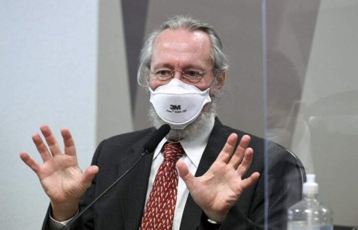 À CPI, médico da Fiocruz ressaltou que o governo "se manteve na posição de produzir imunidade de rebanho para a nossa população, em vez de adotar as medidas reconhecidas pela ciência para enfrentar esta crise"/ À CPI, médico da Fiocruz ressaltou que o governo "se manteve na posição de produzir imunidade de rebanho para a nossa população, em vez de adotar as medidas reconhecidas pela ciência para enfrentar esta crise"/
