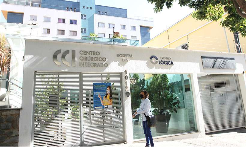 /Corpo foi recolhido na manhã de quinta (24) na clínica no Bairro Funcionários. PBH diz que unidade está regularizada. Foto: Jair Amaral/EM/D.A Press - 24/6/21 /Corpo foi recolhido na manhã de quinta (24) na clínica no Bairro Funcionários. PBH diz que unidade está regularizada. Foto: Jair Amaral/EM/D.A Press - 24/6/21