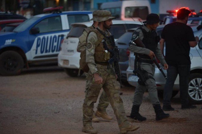 /Os policiais trocaram tiros com L&aacute;zaro na madrugada desta segunda. Foto: Ed Alves/CB/DA Press