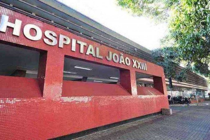 /A crian&ccedil;a estava intubada, no Hospital Jo&atilde;o XXIII, depois de ser transferida de Caratinga para Belo Horizonte. Ela foi torturada pelo pai, no domingo. Foto: Gladyston Rodrigues/EM/D.A Press