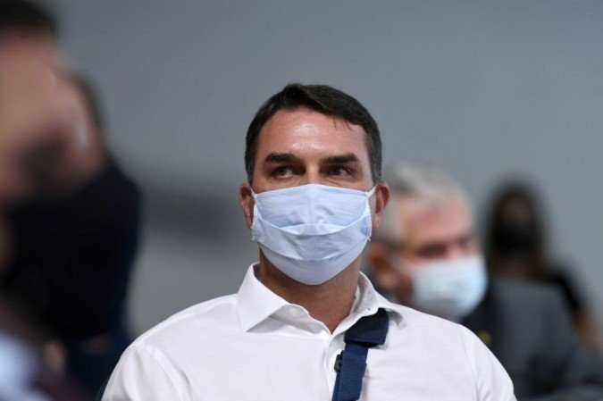 Flávio Bolsonaro diz: "Que eu saiba, o presidente não teria falado isso"/Foto: Edilson Rodrigues/Agência Senado Flávio Bolsonaro diz: "Que eu saiba, o presidente não teria falado isso"/Foto: Edilson Rodrigues/Agência Senado