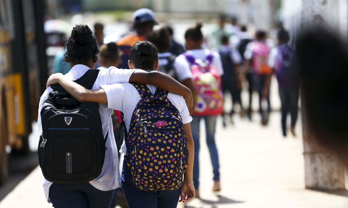 /Beneficiárias são alunas matriculadas na rede municipal de ensino. Foto: Marcelo Camargo/Agência Brasil