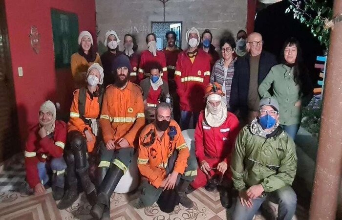 Foi decisiva a atuação dos voluntários da Rede Contra Fogo no enfrentamento ao incêndio florestal. Sediado em Alto Paraíso (GO), o grupo é uma organização da sociedade civil