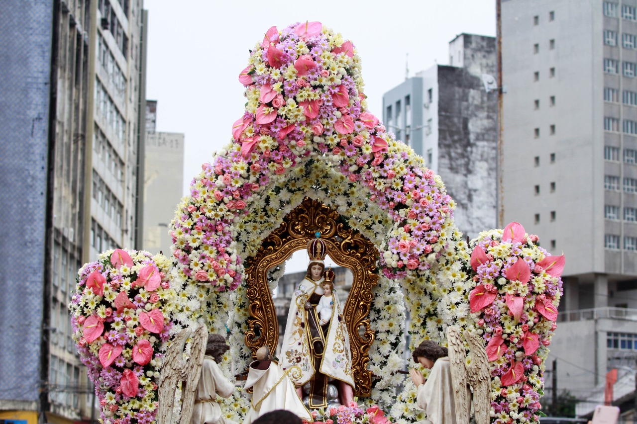 Imagem peregrina da Nossa Senhora do Carmo.