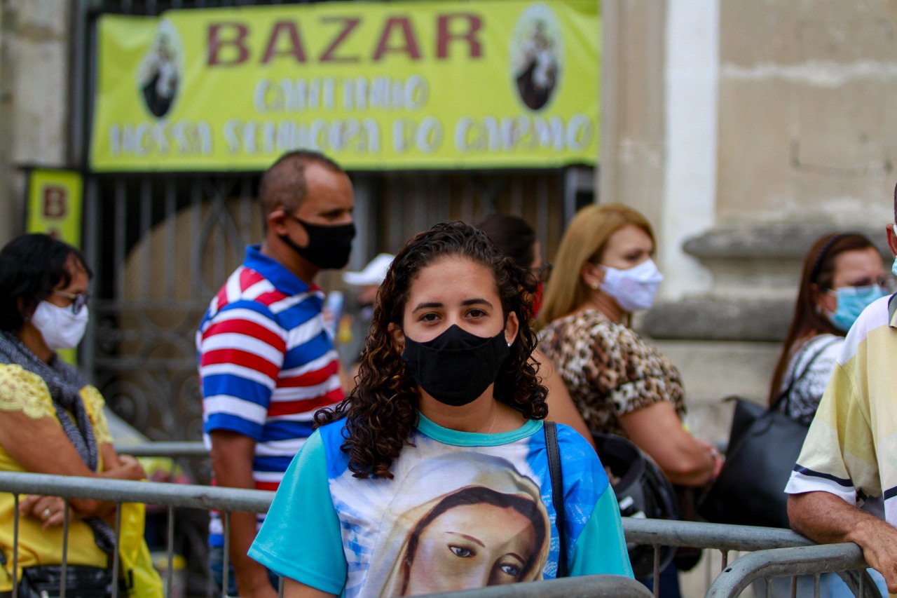 A jovem Maria conta sobre sua relação com a religiosidade.