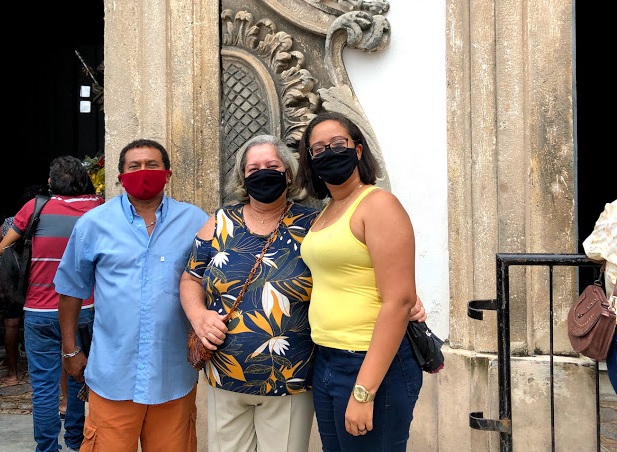 Família Oliveira, de Paudalho, pela primeira vez na celebração.