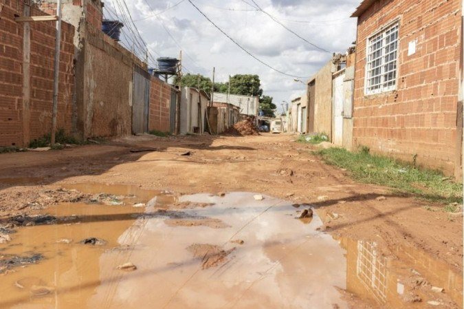 A pesquisa revela que, quanto maior a renda, o desenvolvimento do município e o acesso à rede de esgoto e água encanada, menor a vulnerabilidade em relação à Covid/Foto: Vinicius Cardoso/Esp. CB/D.A Press