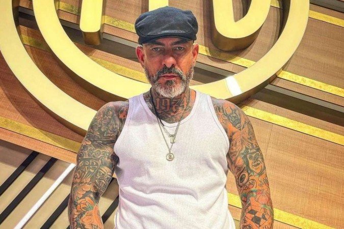 /Henrique Fogaça caiu durante as gravações do programa MasterChef e foi levado de ambulância dos estúdios da Band para o Hospital Albert Einstein. Foto: Reprodução/Instagram /Henrique Fogaça caiu durante as gravações do programa MasterChef e foi levado de ambulância dos estúdios da Band para o Hospital Albert Einstein. Foto: Reprodução/Instagram