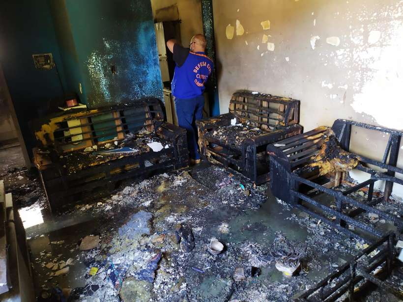 As vítimas sofreram lesões nas pernas e na altura do quadril./Corpo de Bombeiros/Divulgação As vítimas sofreram lesões nas pernas e na altura do quadril./Corpo de Bombeiros/Divulgação