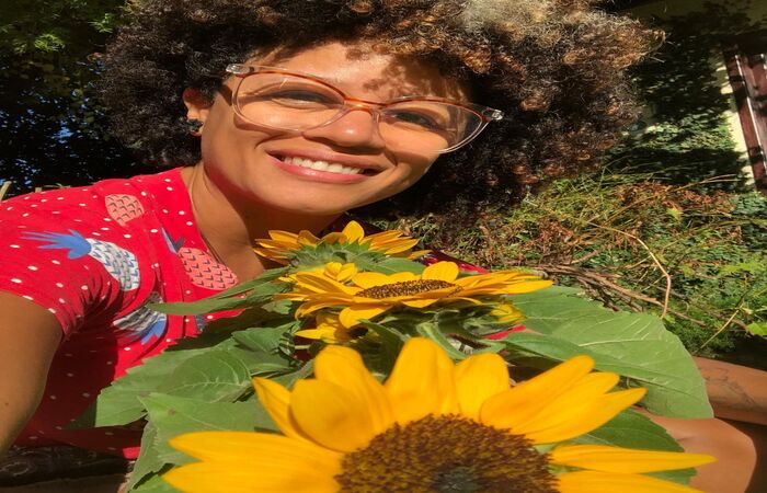 Silvia Siqueira explica a importância da atuação conjunta entre educação, família e poder público para promover a tolerância